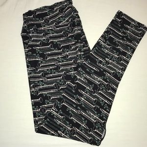 Lularoe TC tall and curvy SCREW legging. NEW